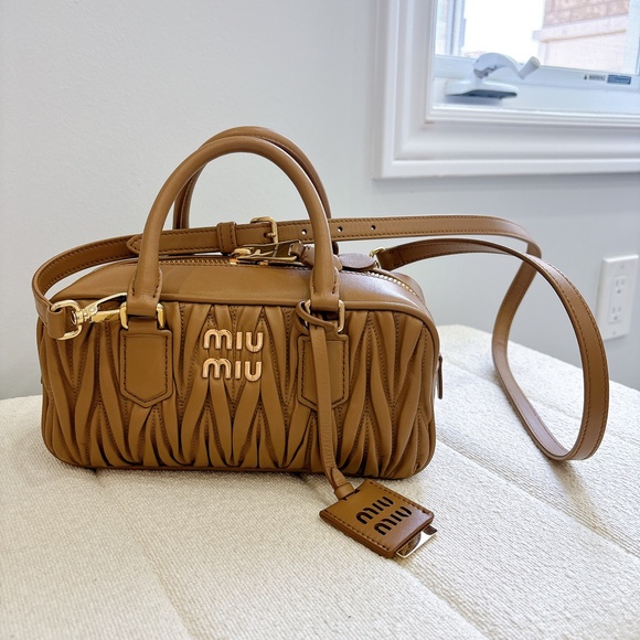BRAND NEW MIUMIU ICONIC BAG - Picture 5 of 11